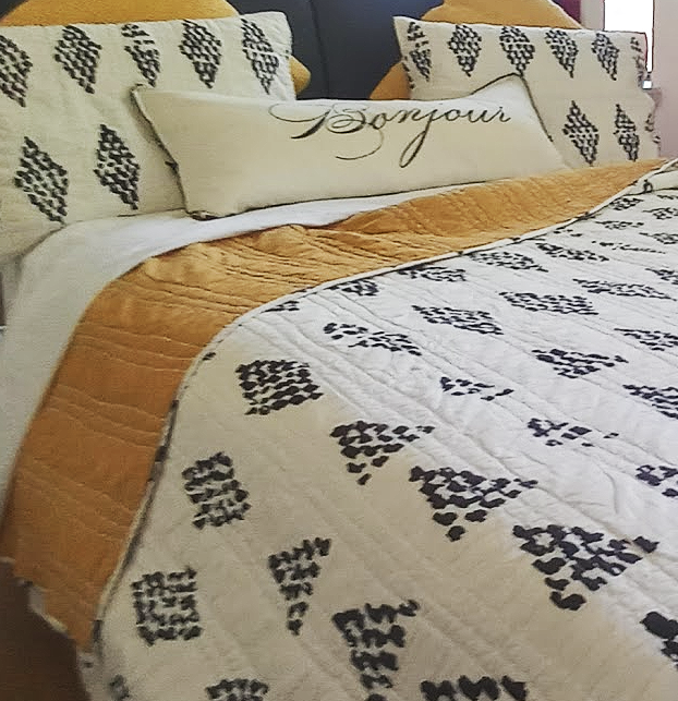 Bed spread from Luna Rosa home store