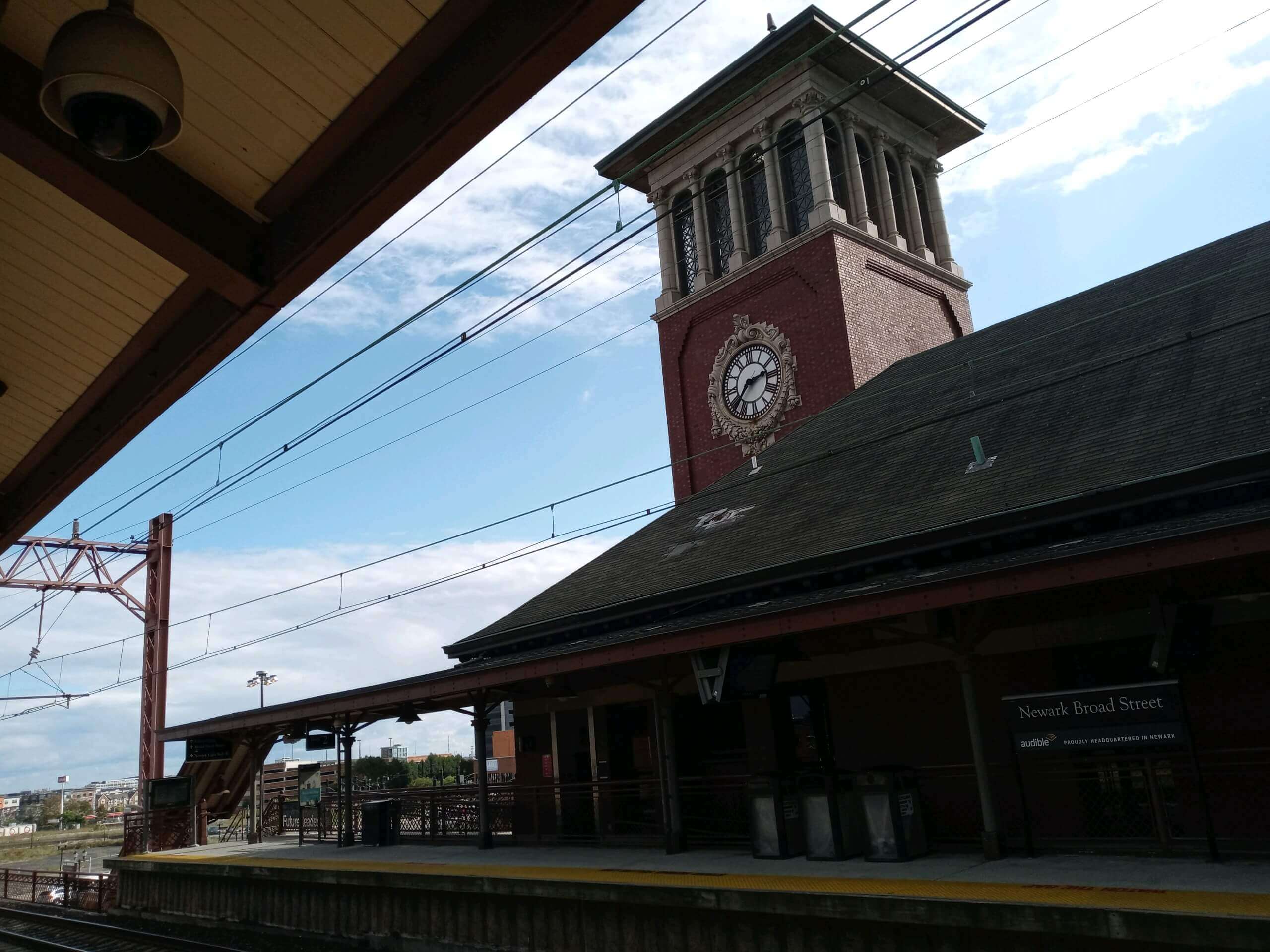 Train station platform in Newark, NJ